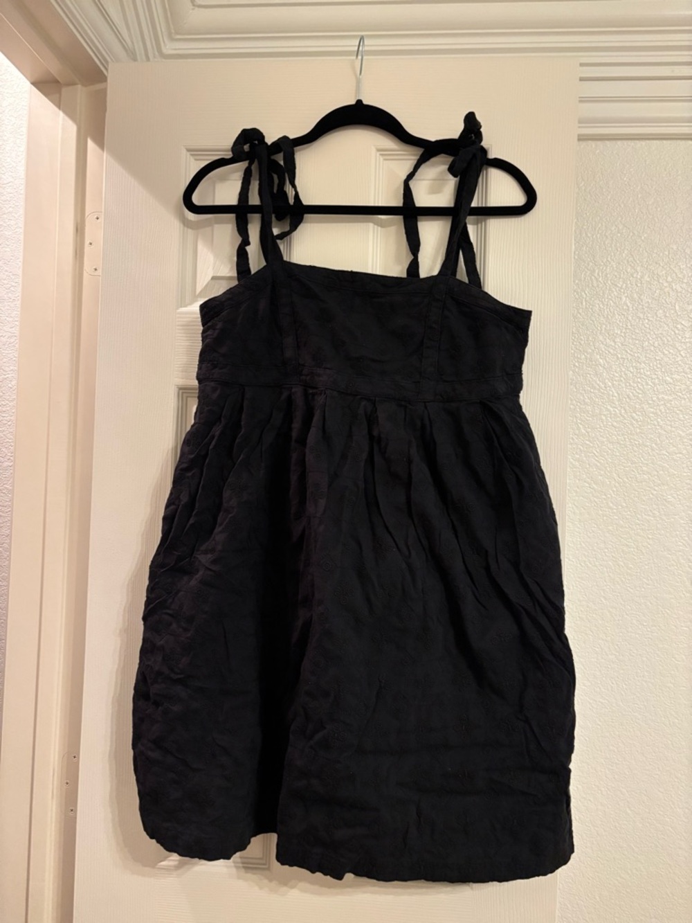 Black Sleeveless Tie-Strap Dress